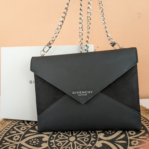 Givinchy pouch - Picture 10 of 13